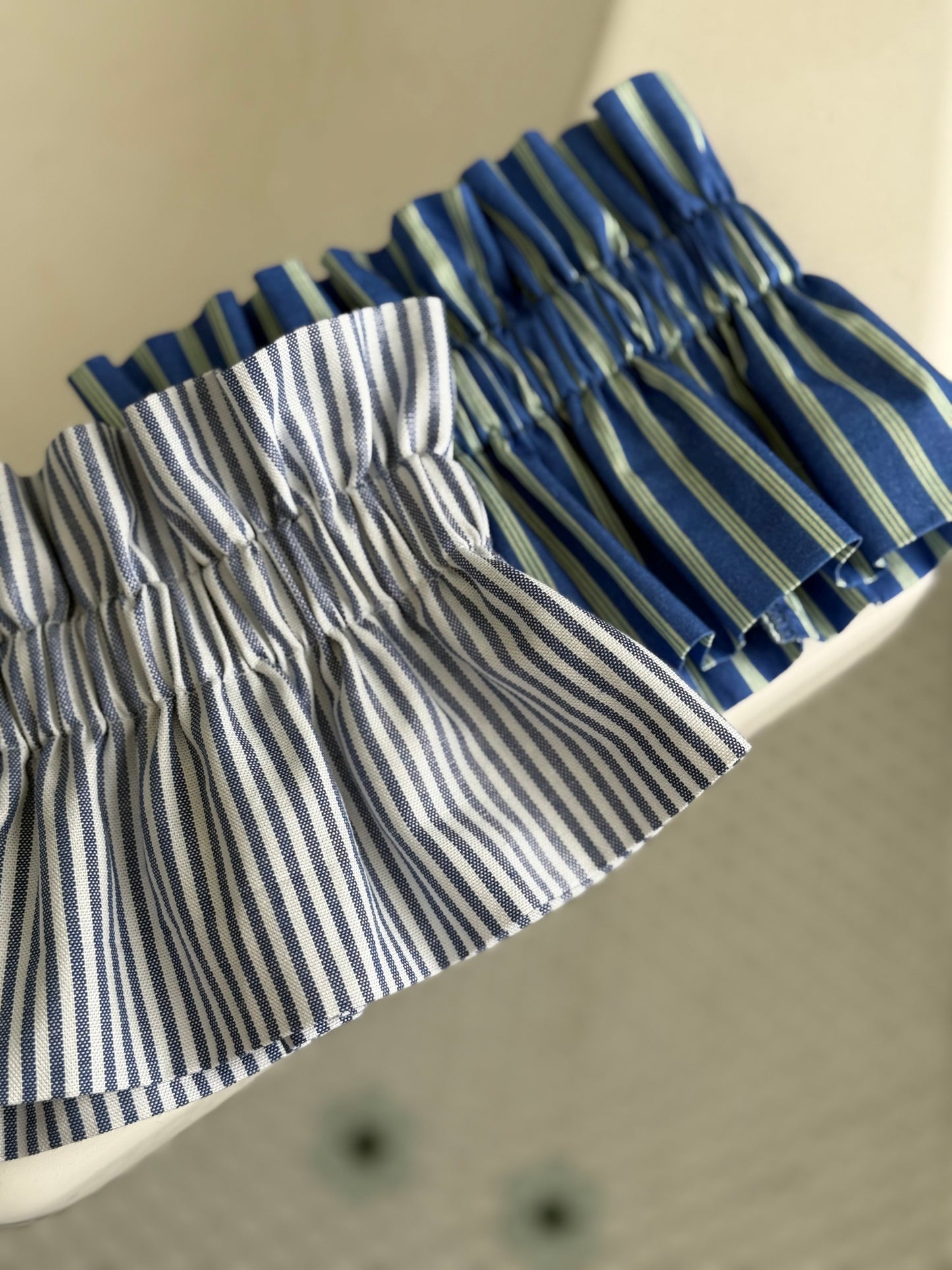 Col rayé bleu