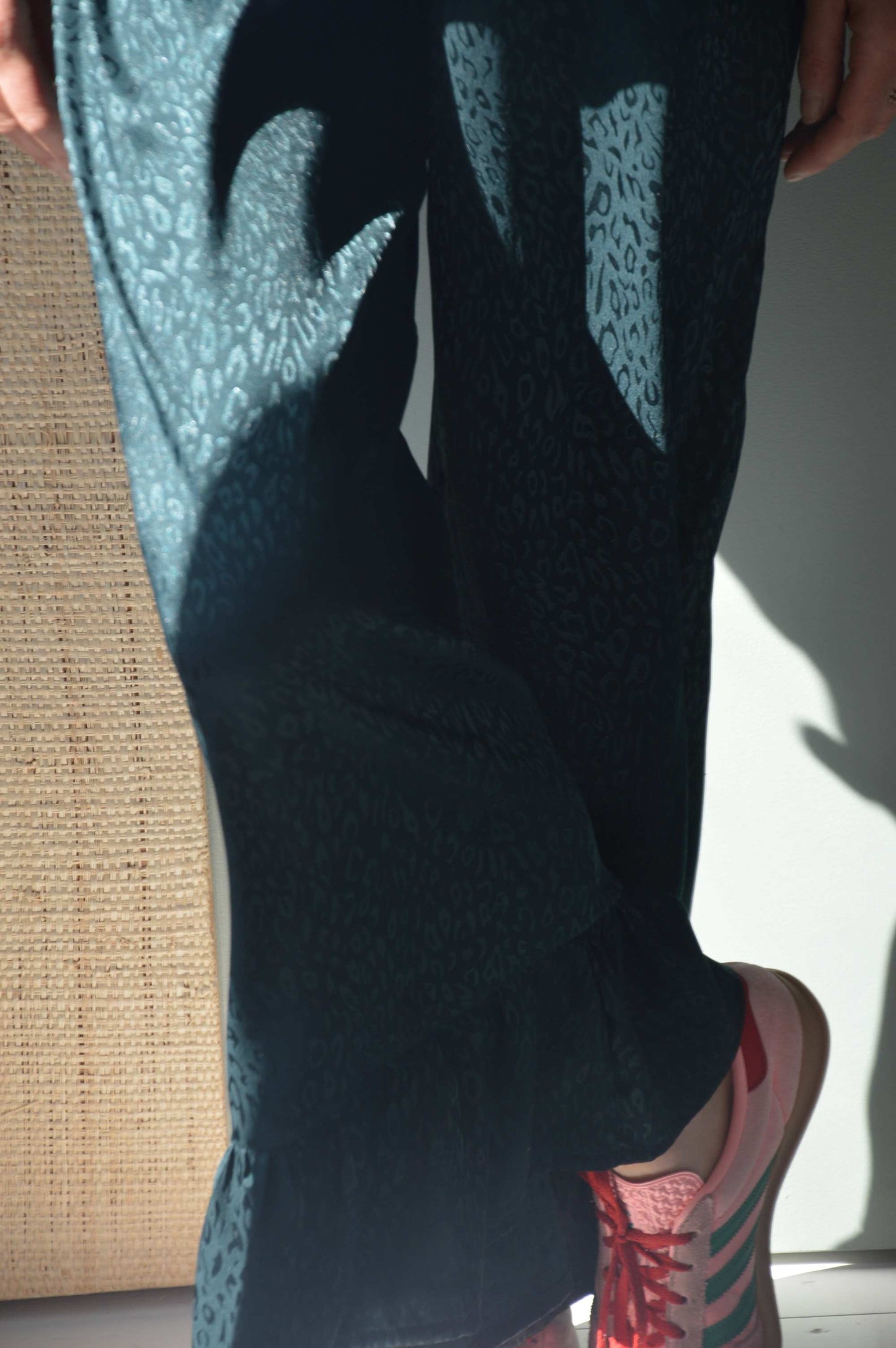 Pantalon satiné Léopard pétrole
