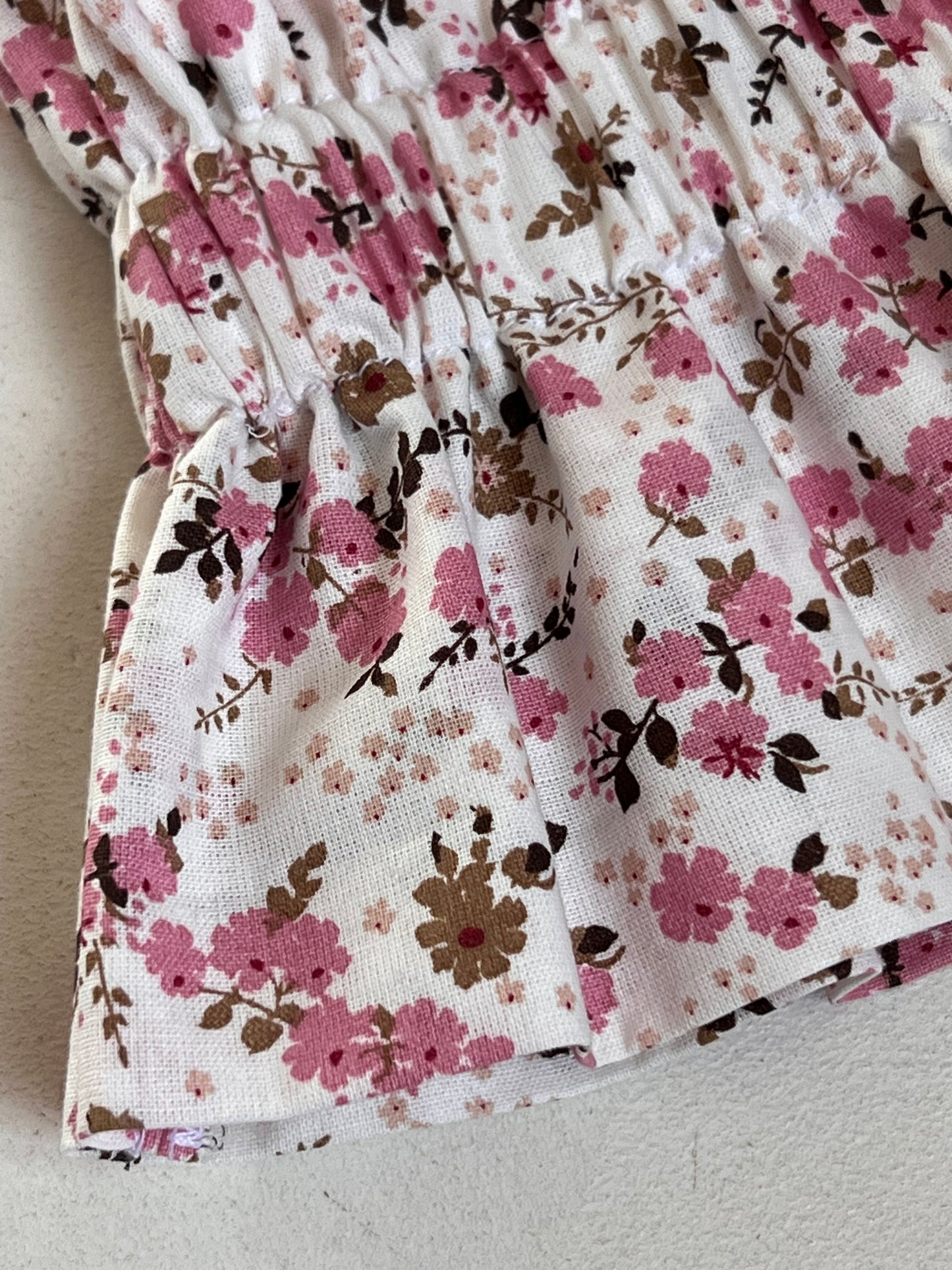 Col fleuri rose