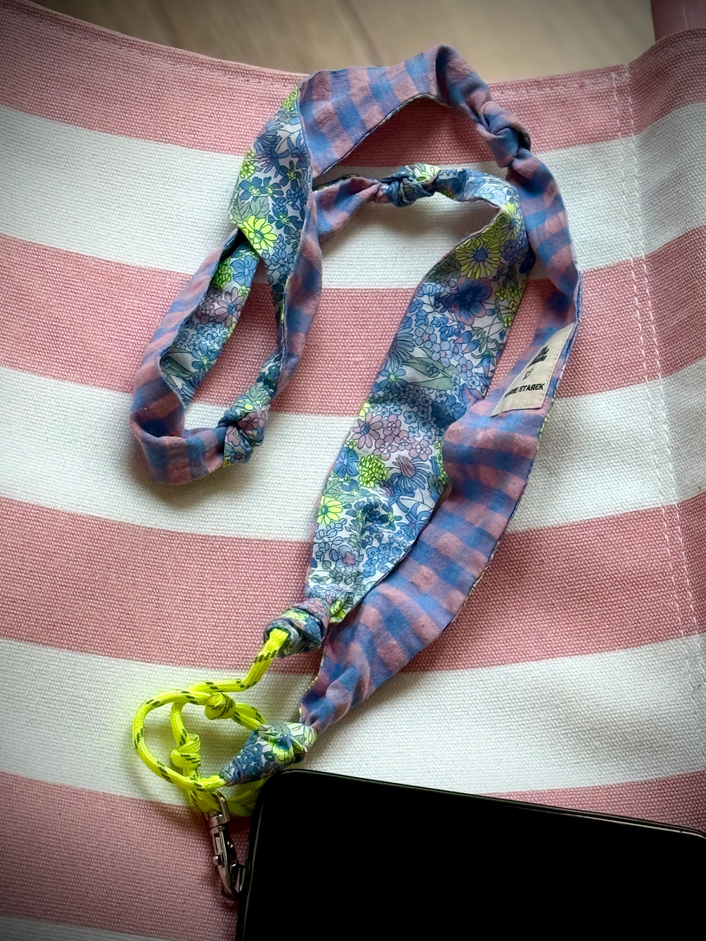 Attache portable Marie Starek & Ma Prune Céleste Liberty Margaret Fluo givre