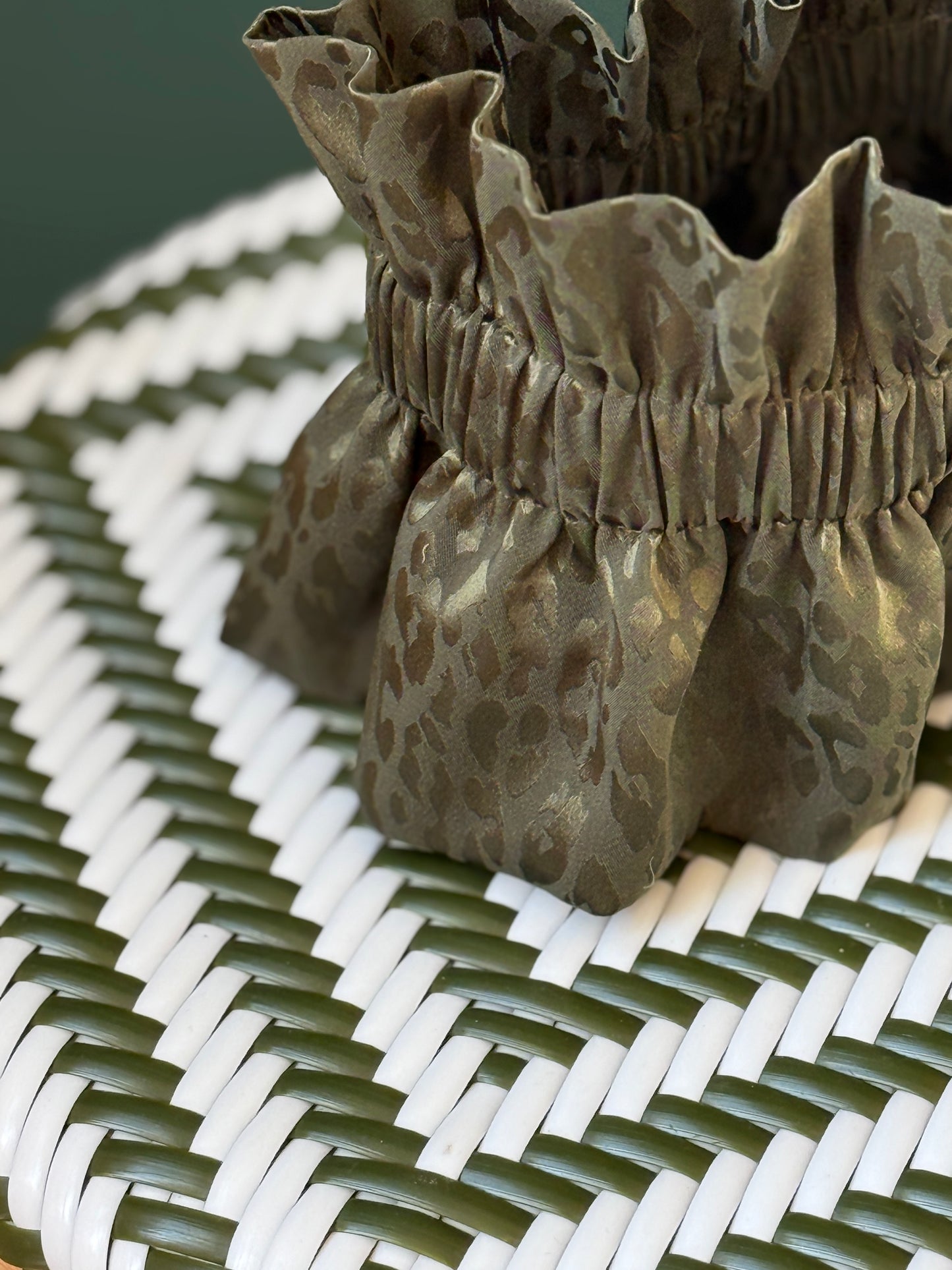 Col Satin Léopard Vert Kaki