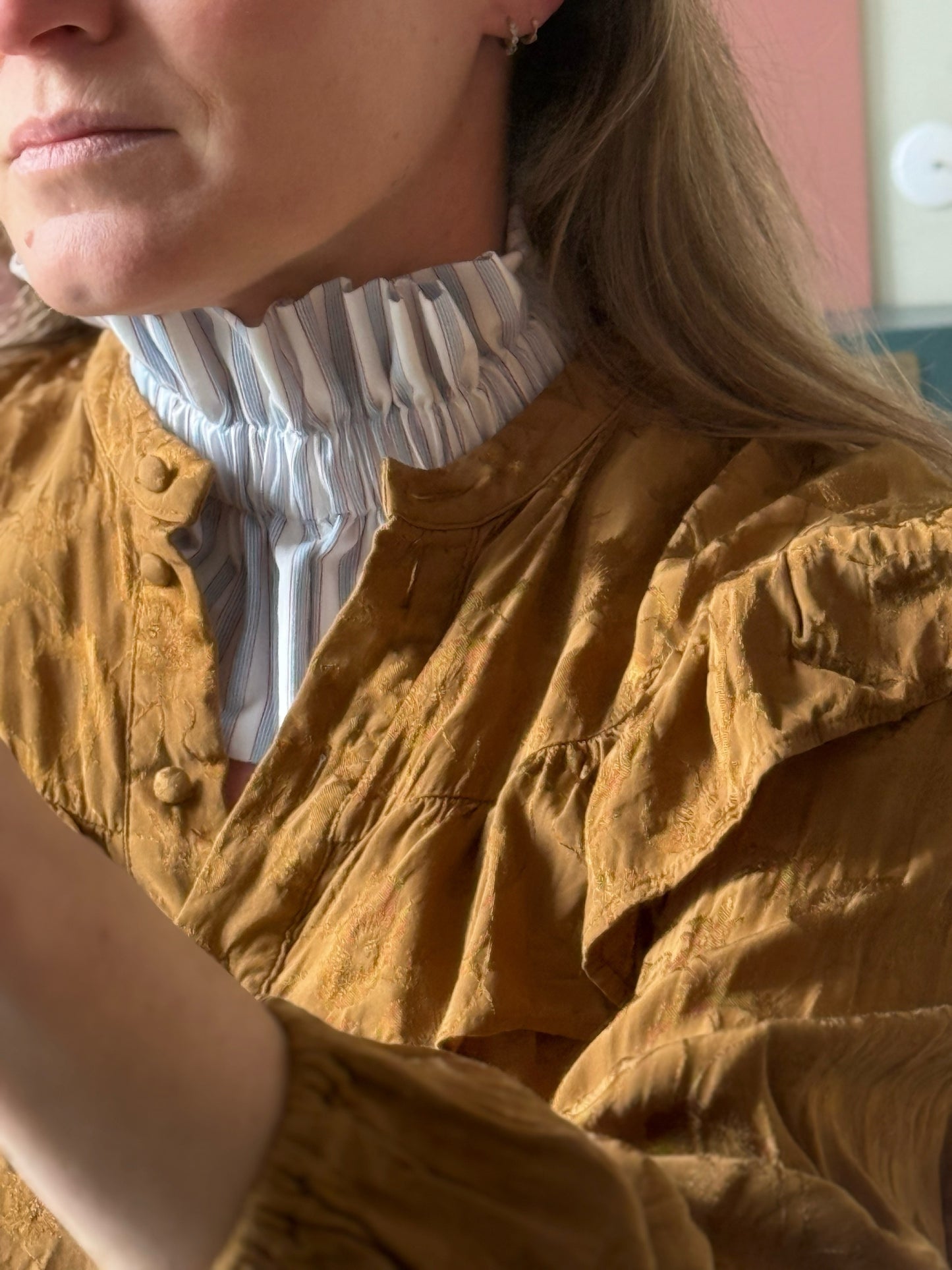 Col rayé bleu et brun