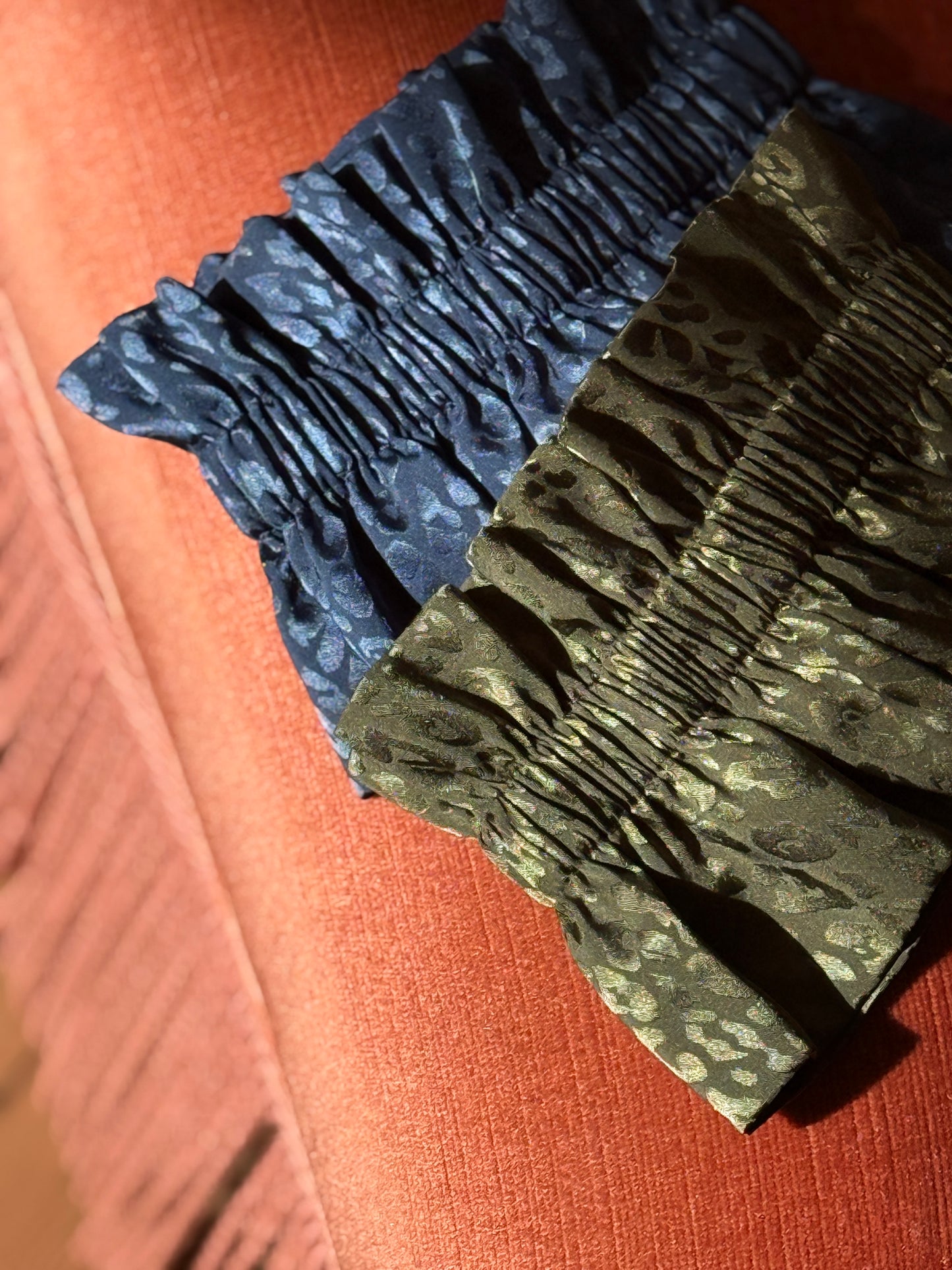 Col Satin Léopard Vert Kaki