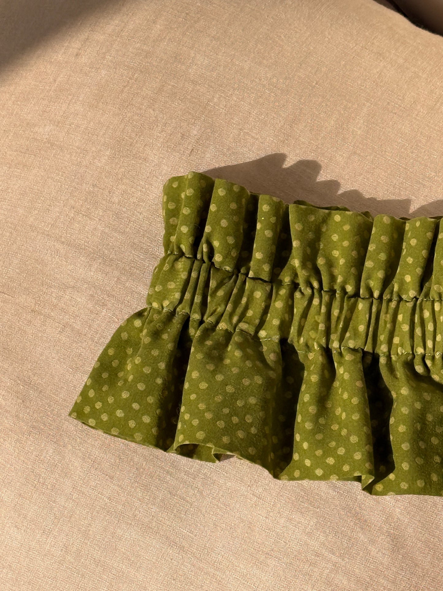 Col olive à pois ton sur ton