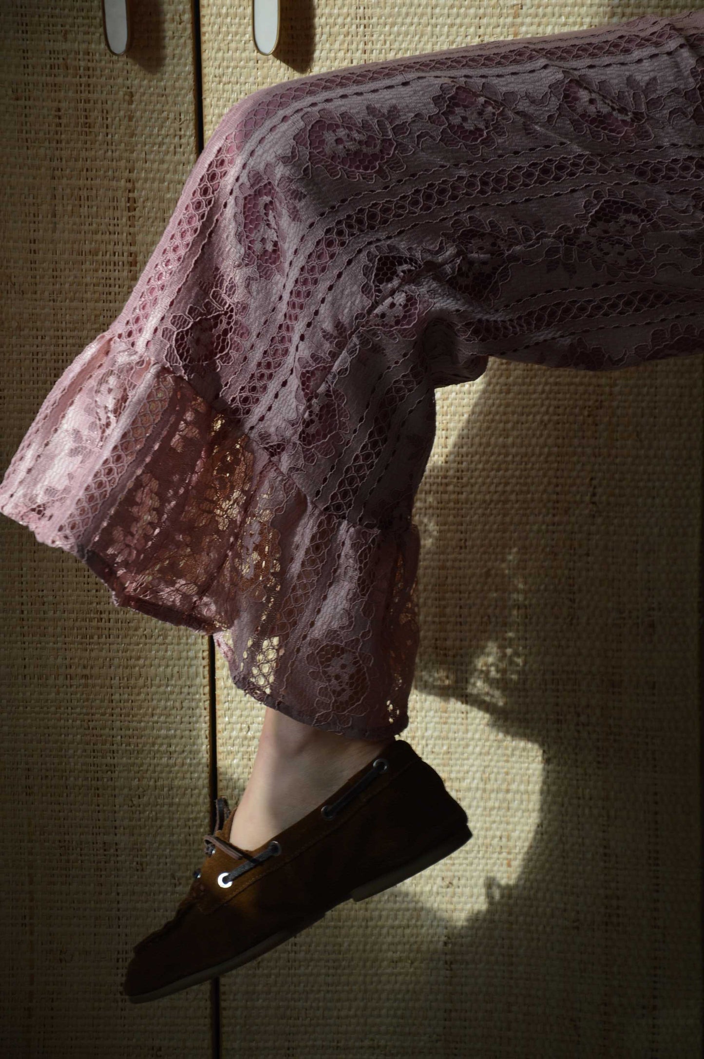 Pantalon Jeu de dentelle rose poudré