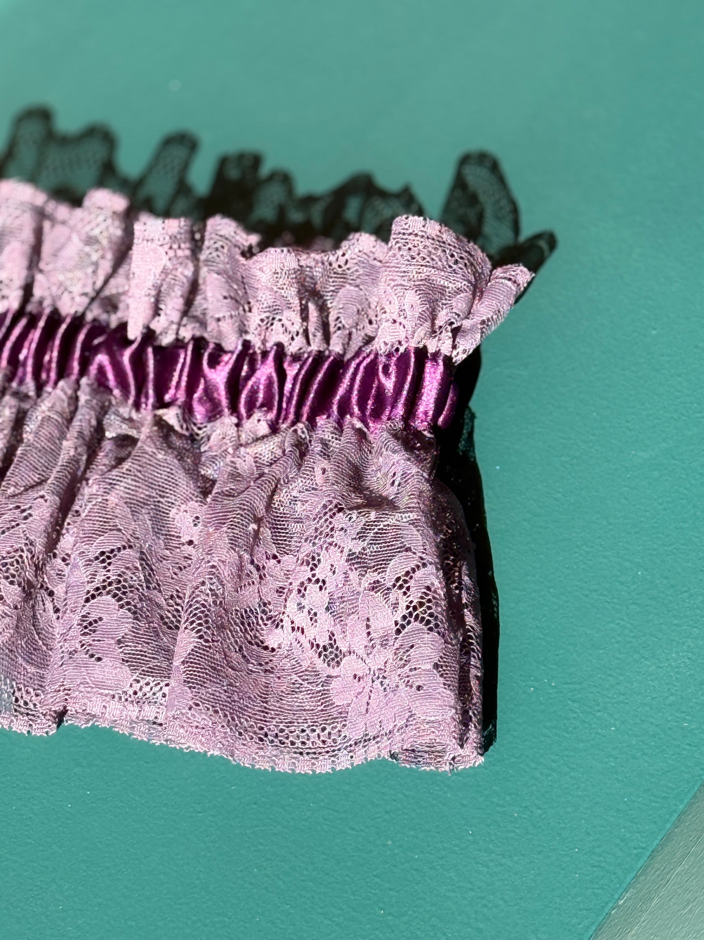 Col dentelle violet