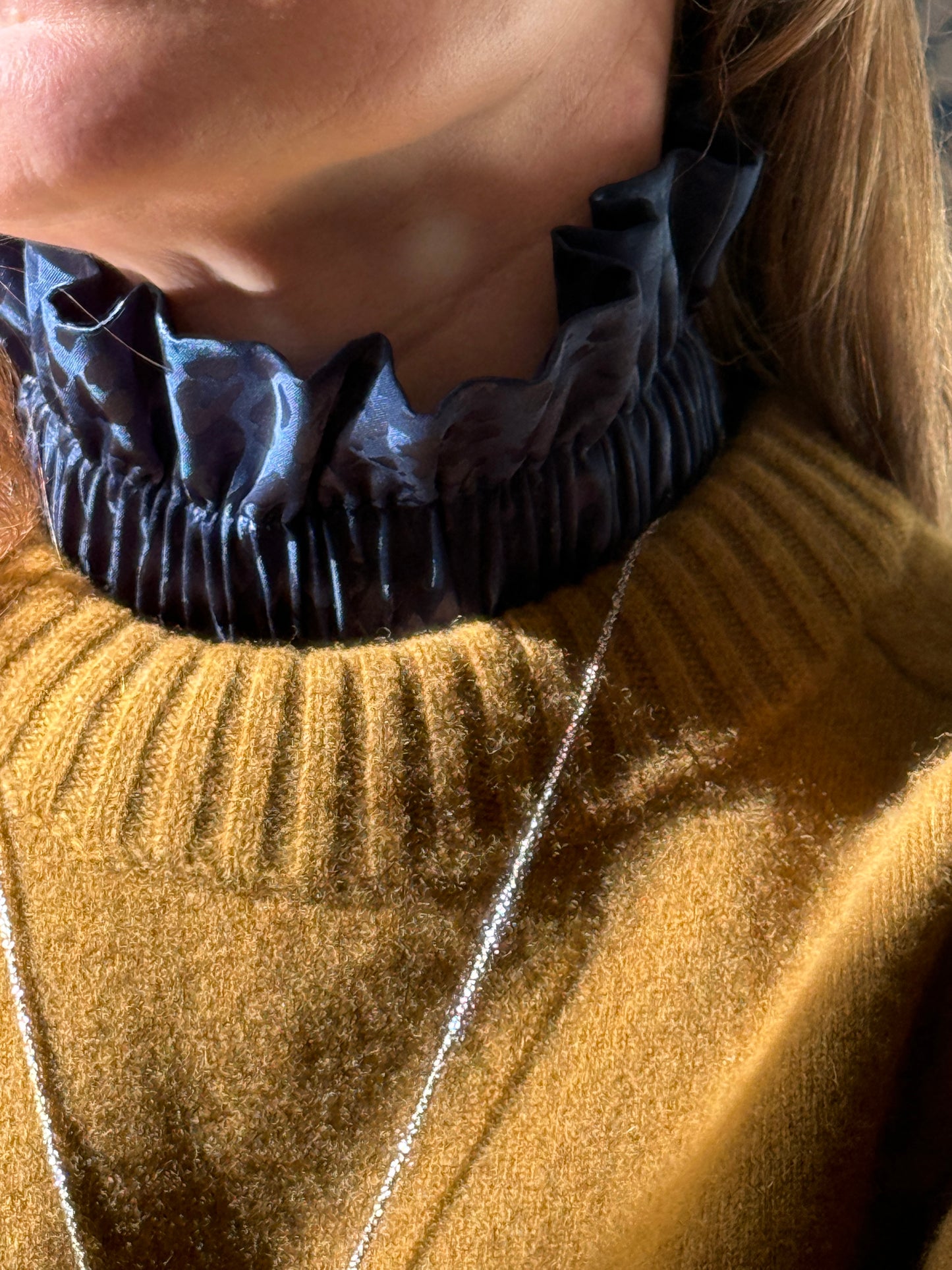 Col Satin Léopard Bleu nuit