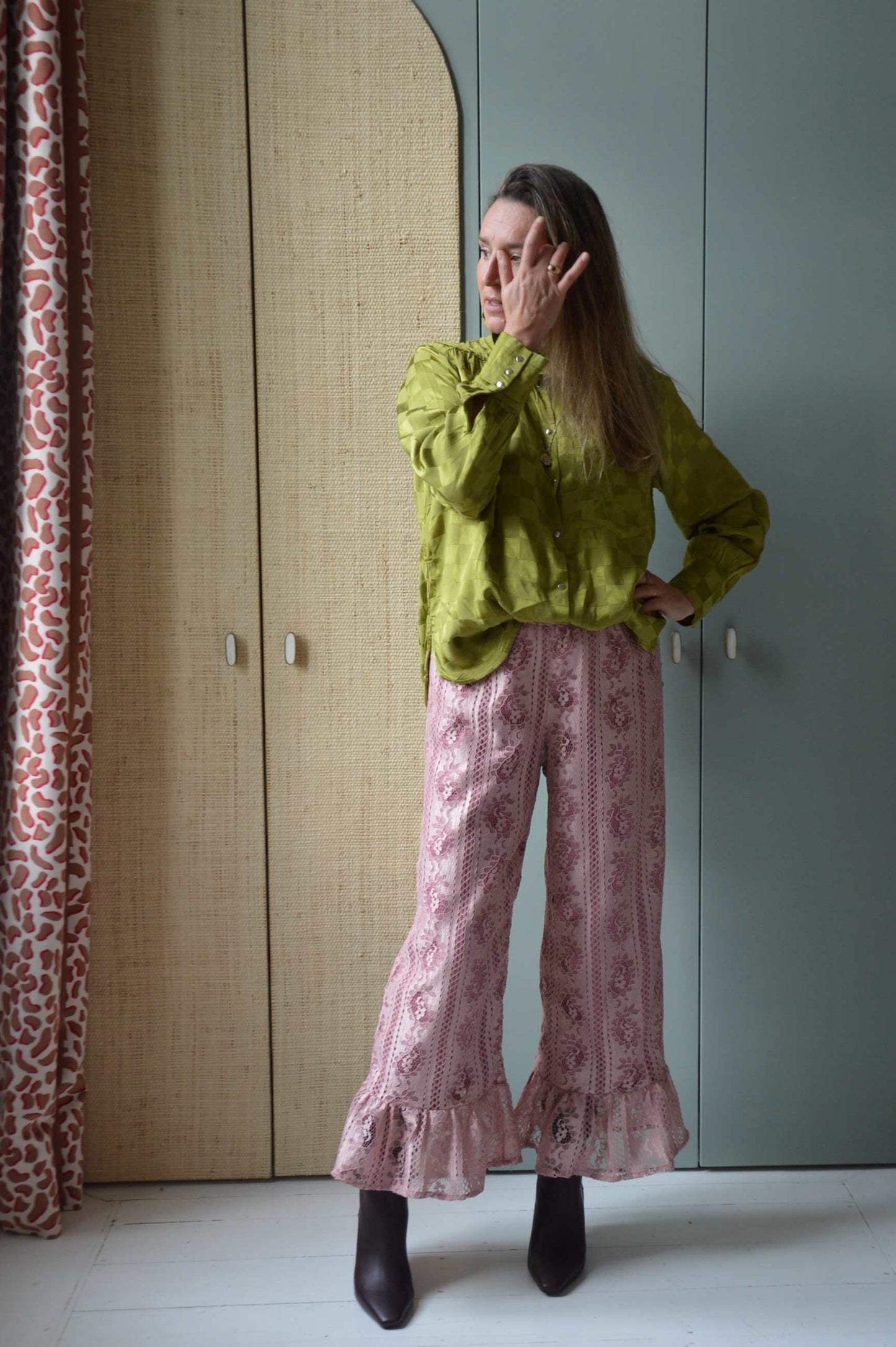 Pantalon Jeu de dentelle rose poudré