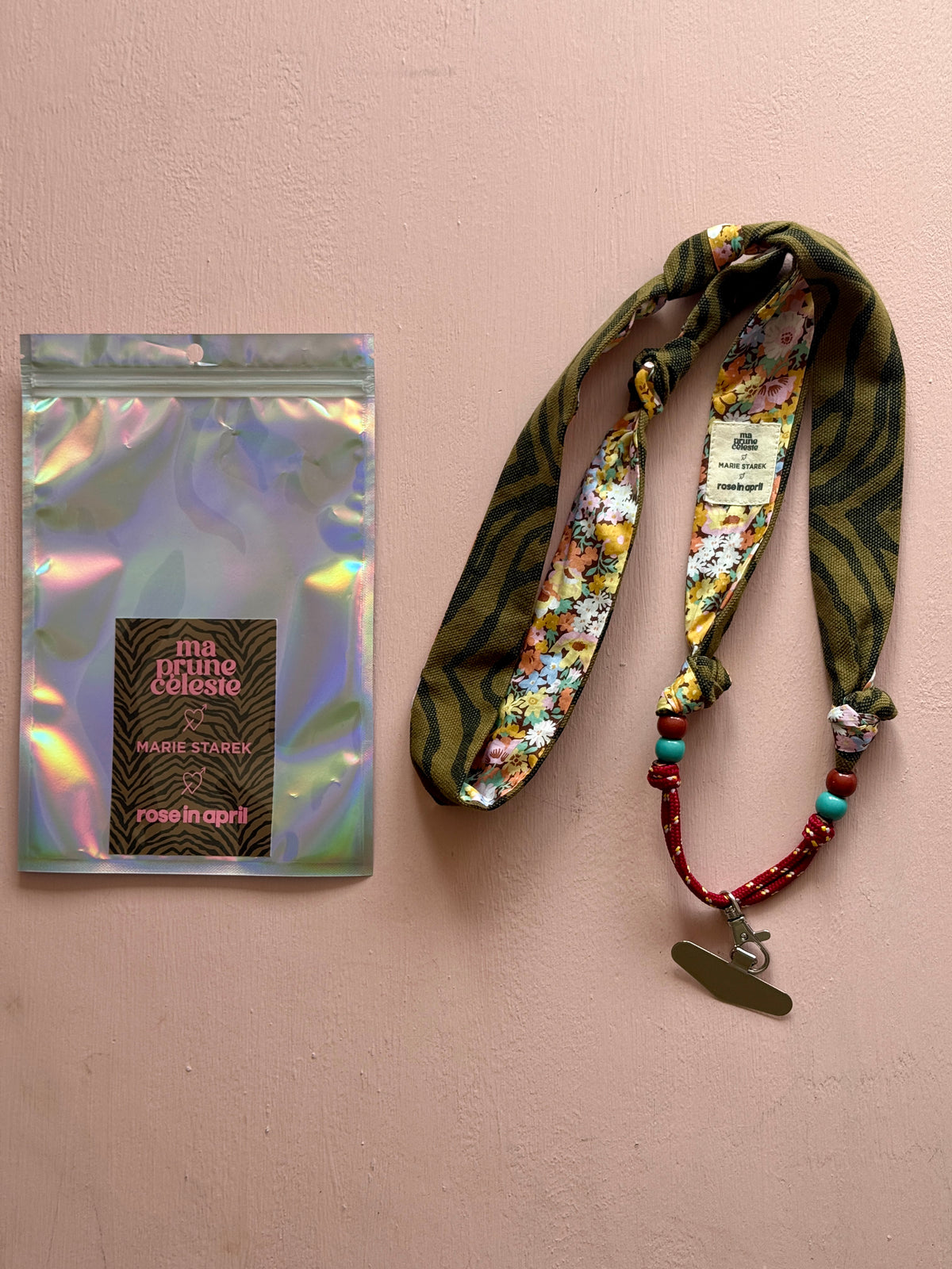 Attache portable Rose in April & Marie Starek & Ma Prune Céleste - Zébre kaki