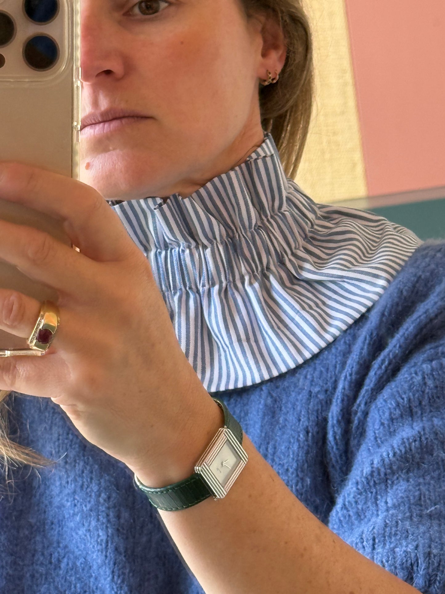 Col rayé bleu