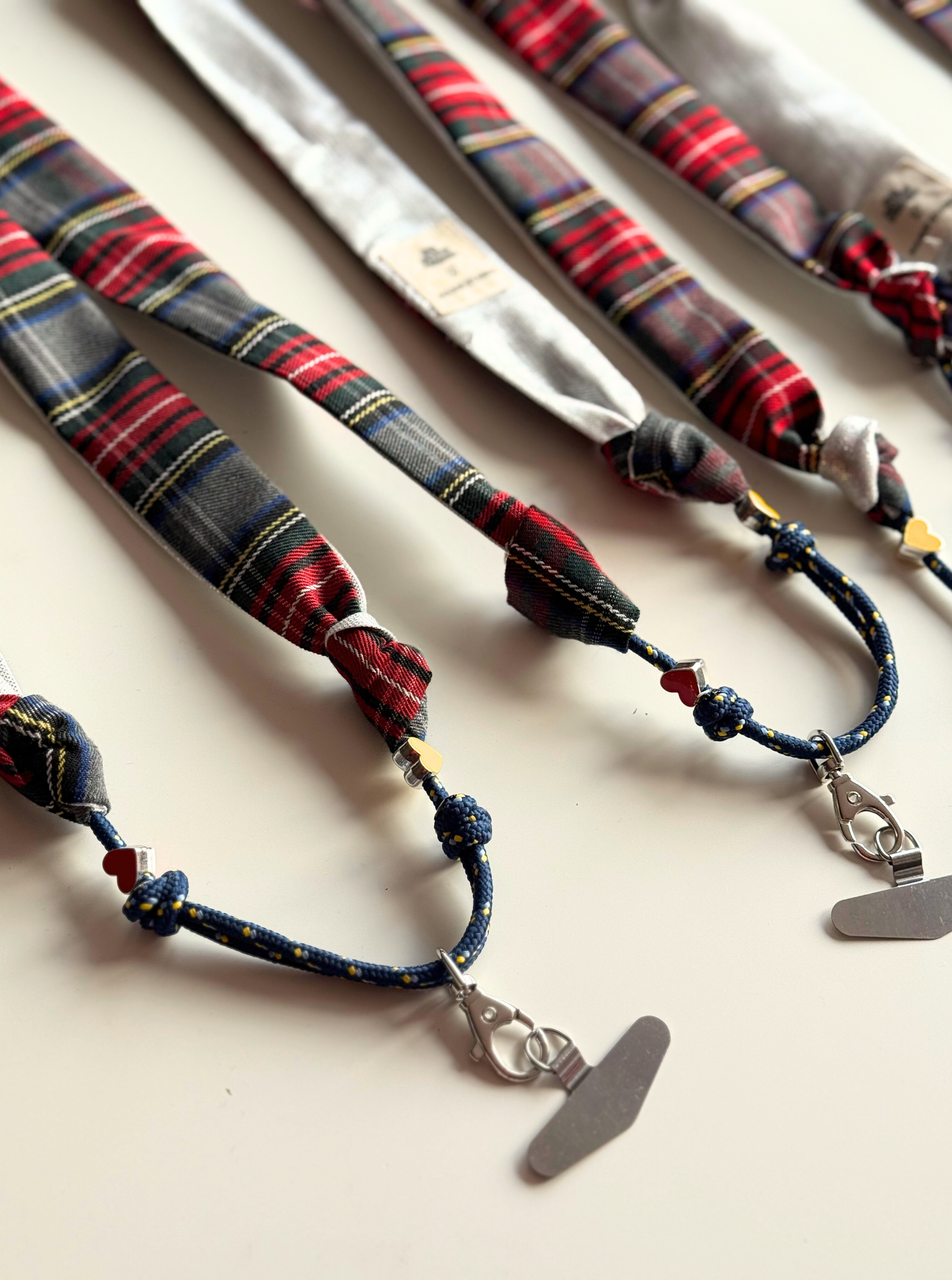 Attache portable Marie Starek & Ma Prune Céleste Tartan Rouge