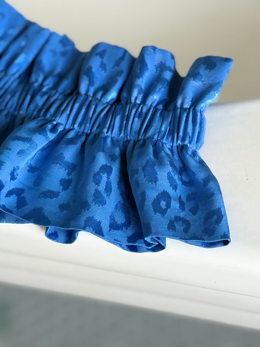 Col léopard satin Bleu klein