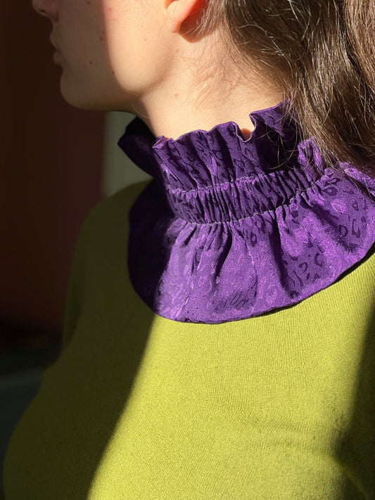 Col Satin Léopard Violet