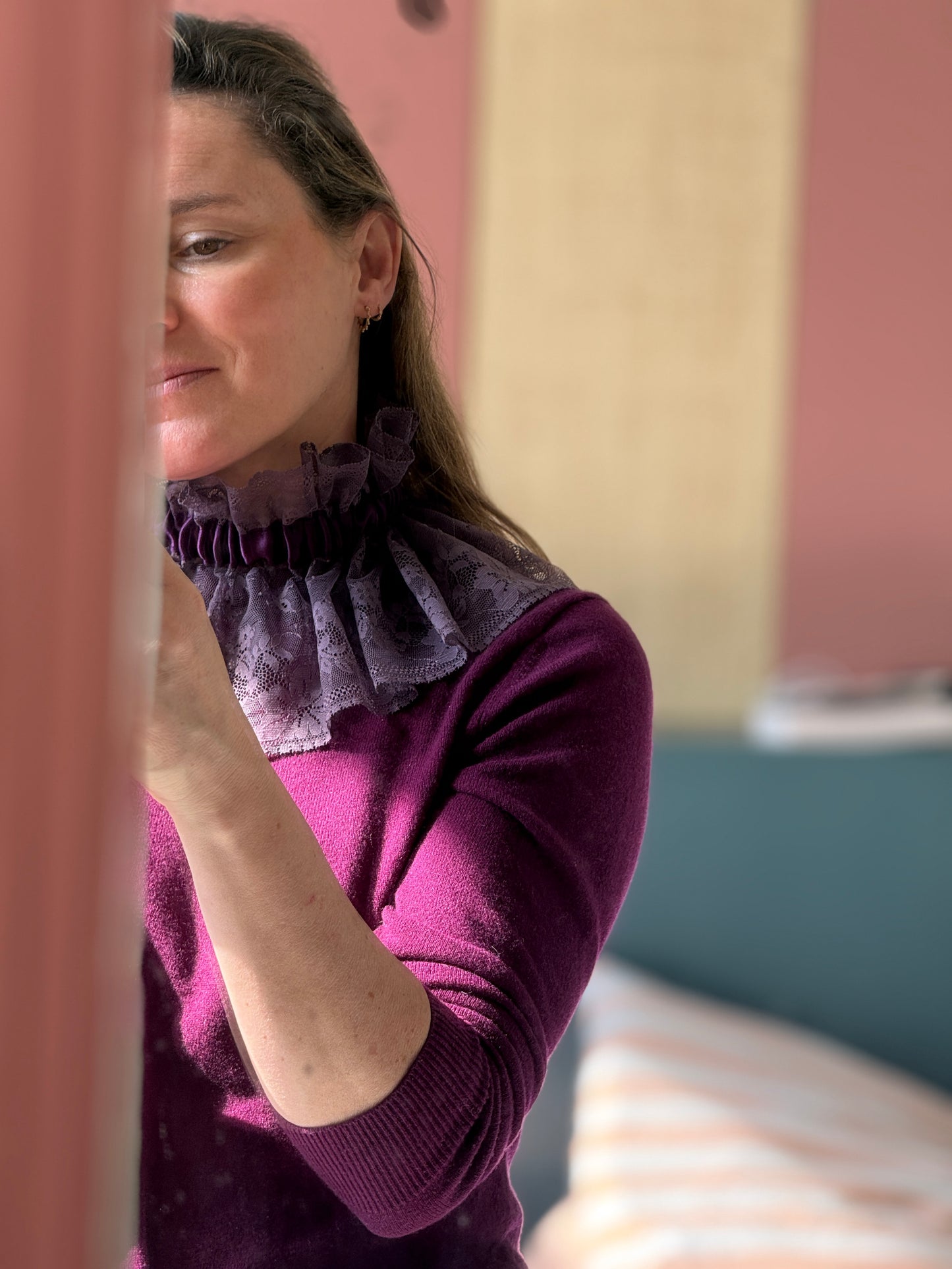 Col dentelle violet
