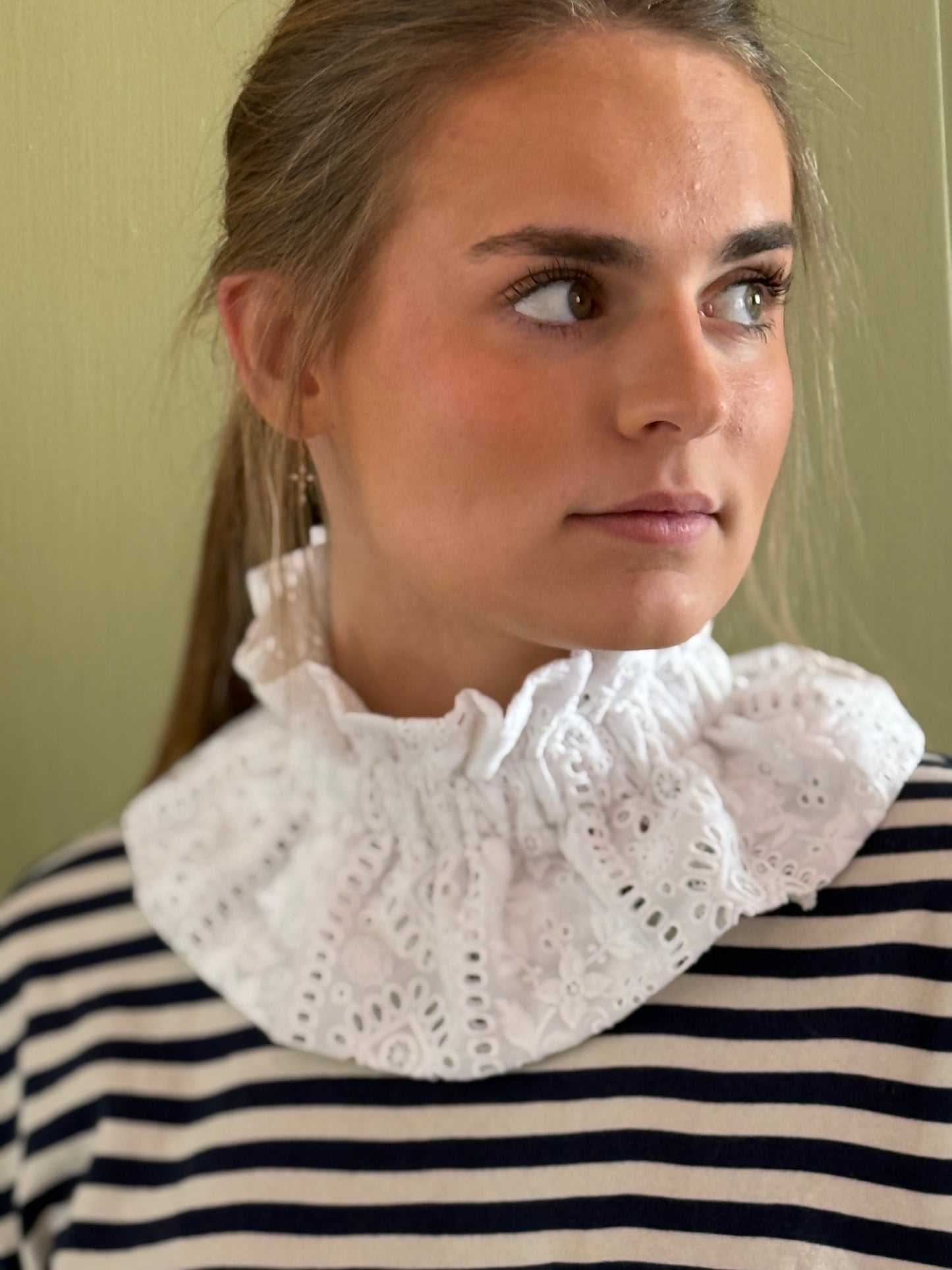 Col amovible broderie anglaise blanche