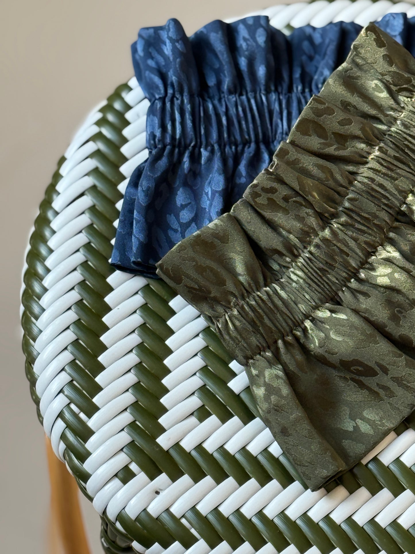 Col Satin Léopard Vert Kaki