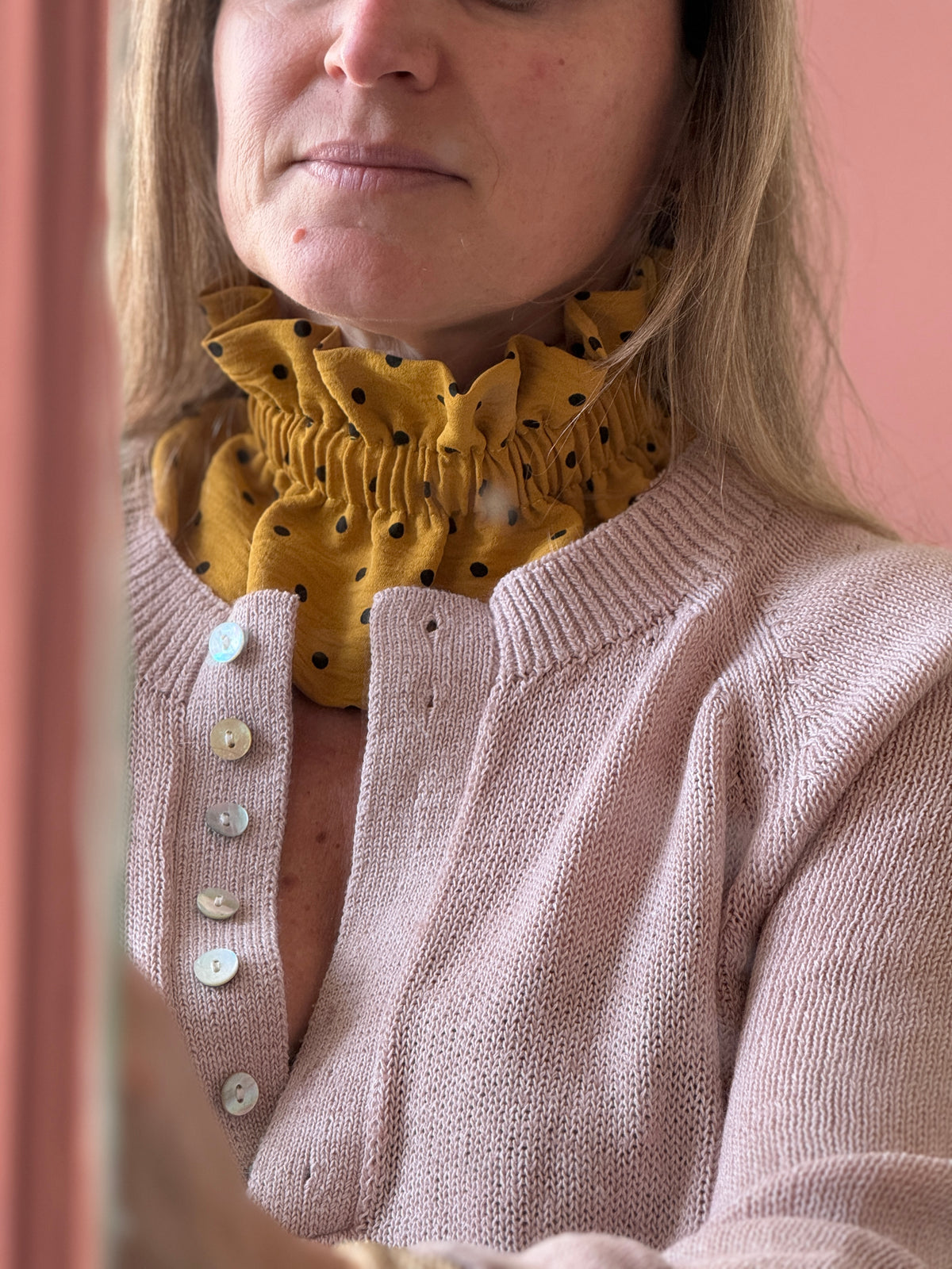 Le Col Amovible en Crêpe Jaune Moutarde et Pois Noirs – Ma Prune Céleste